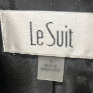 Le Suit Women’s Elegant Black Pantsuit